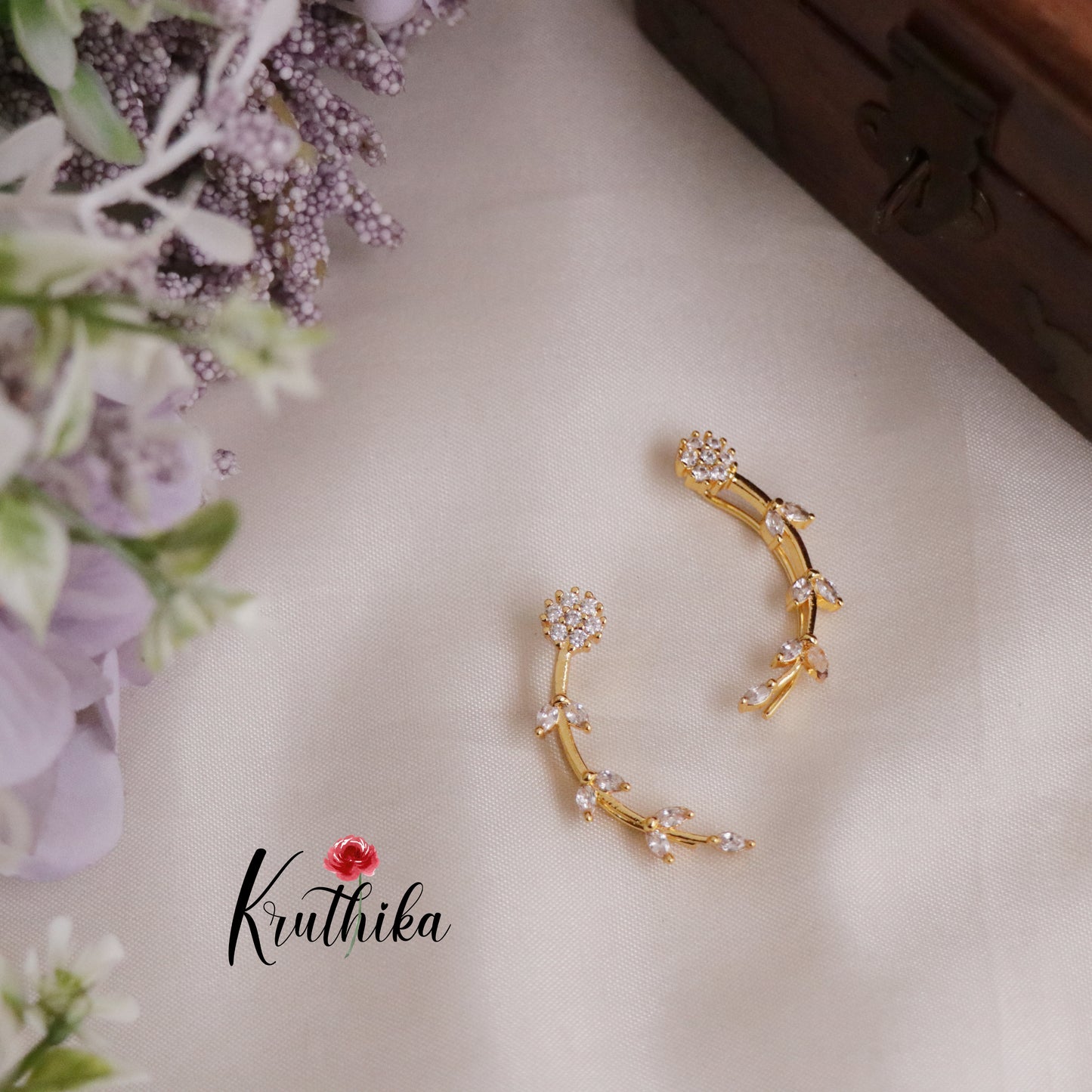 Trendy CZ Twilight Blossom Earcuff E447