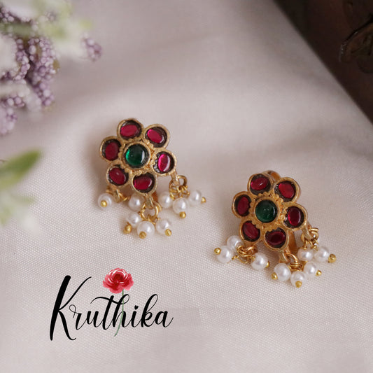 Simple Floral Jadau Earcuffs | upper earrings | Bugadi Earrings E572