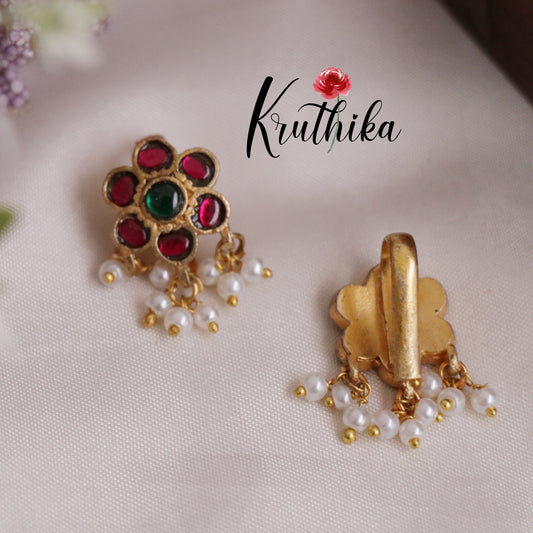 Simple Floral Jadau Earcuffs | upper earrings | Bugadi Earrings E572
