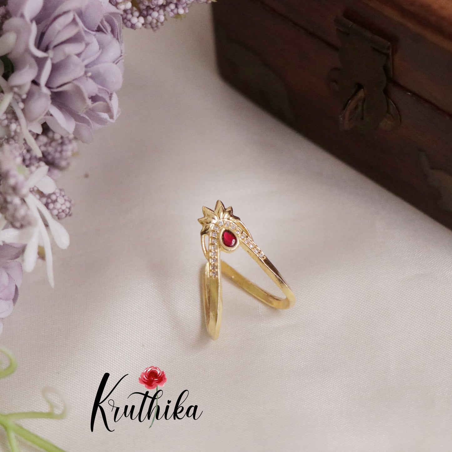 Trendy Crimson Crown Ruby Finger Ring R43