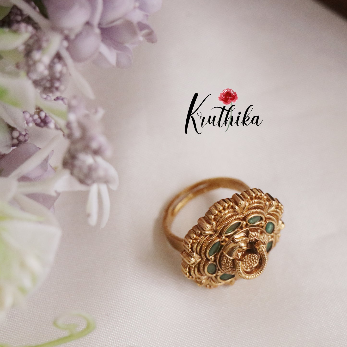 Beautiful Antique Peacock Grace Finger Ring R38