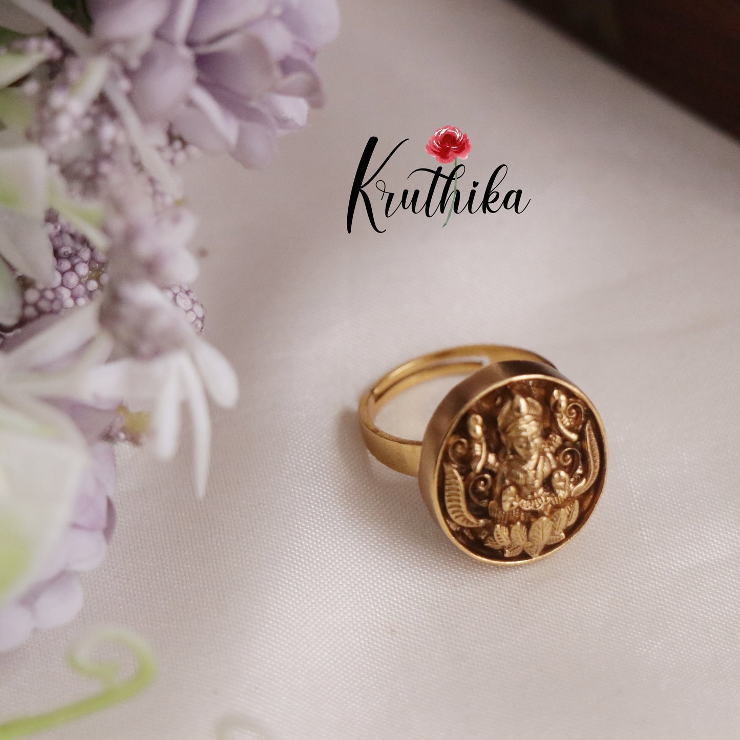 Elegant Antique Sri Lakshmi Finger Ring R40