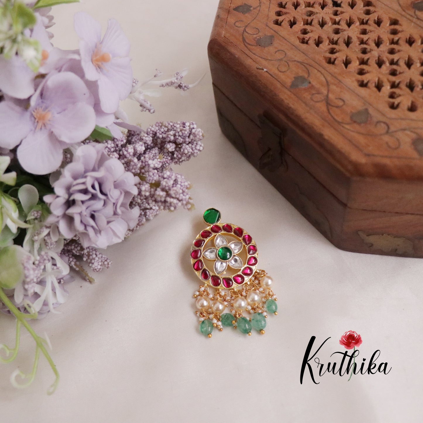 Beautiful Kemp Jada Billa with Pastel Green Beads J185