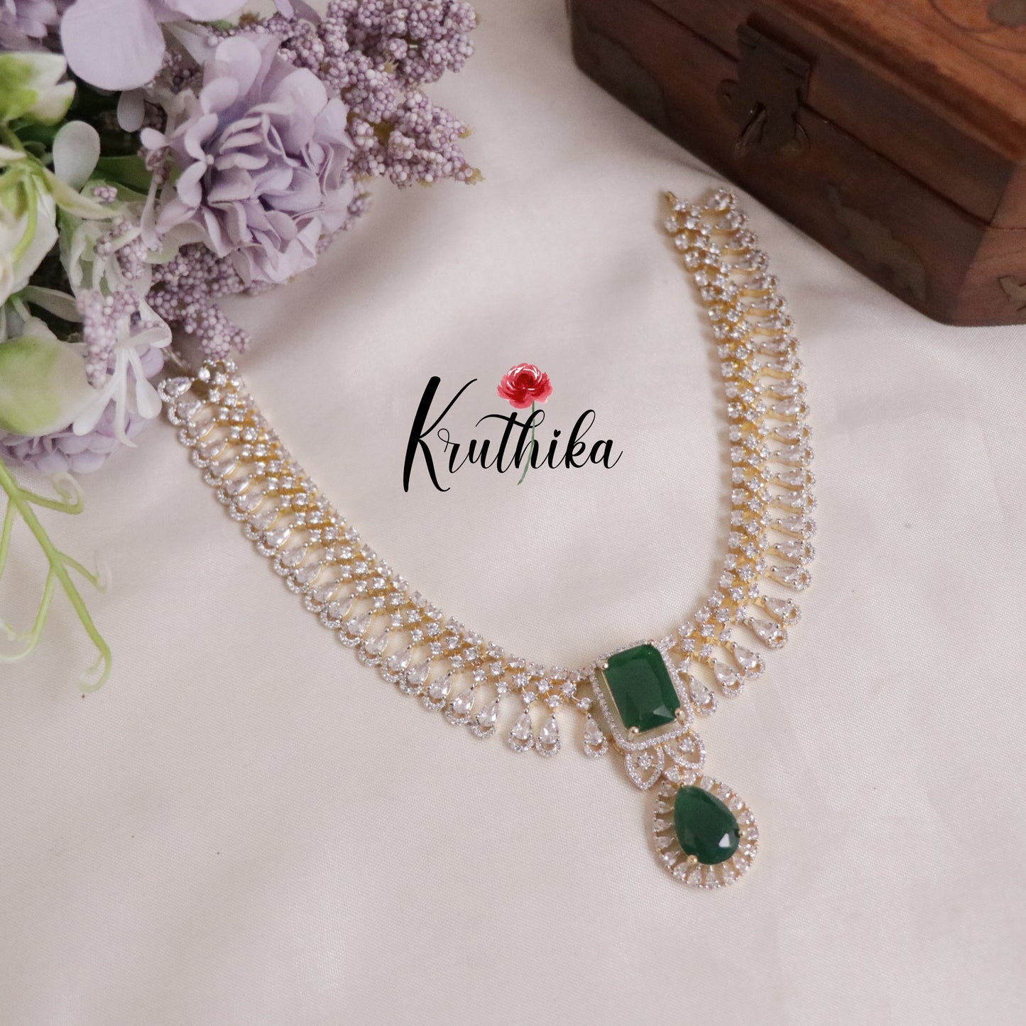 Gorgeous CZ Sparkling Floral Design Necklace NC2148 (Available in 2 Colours)