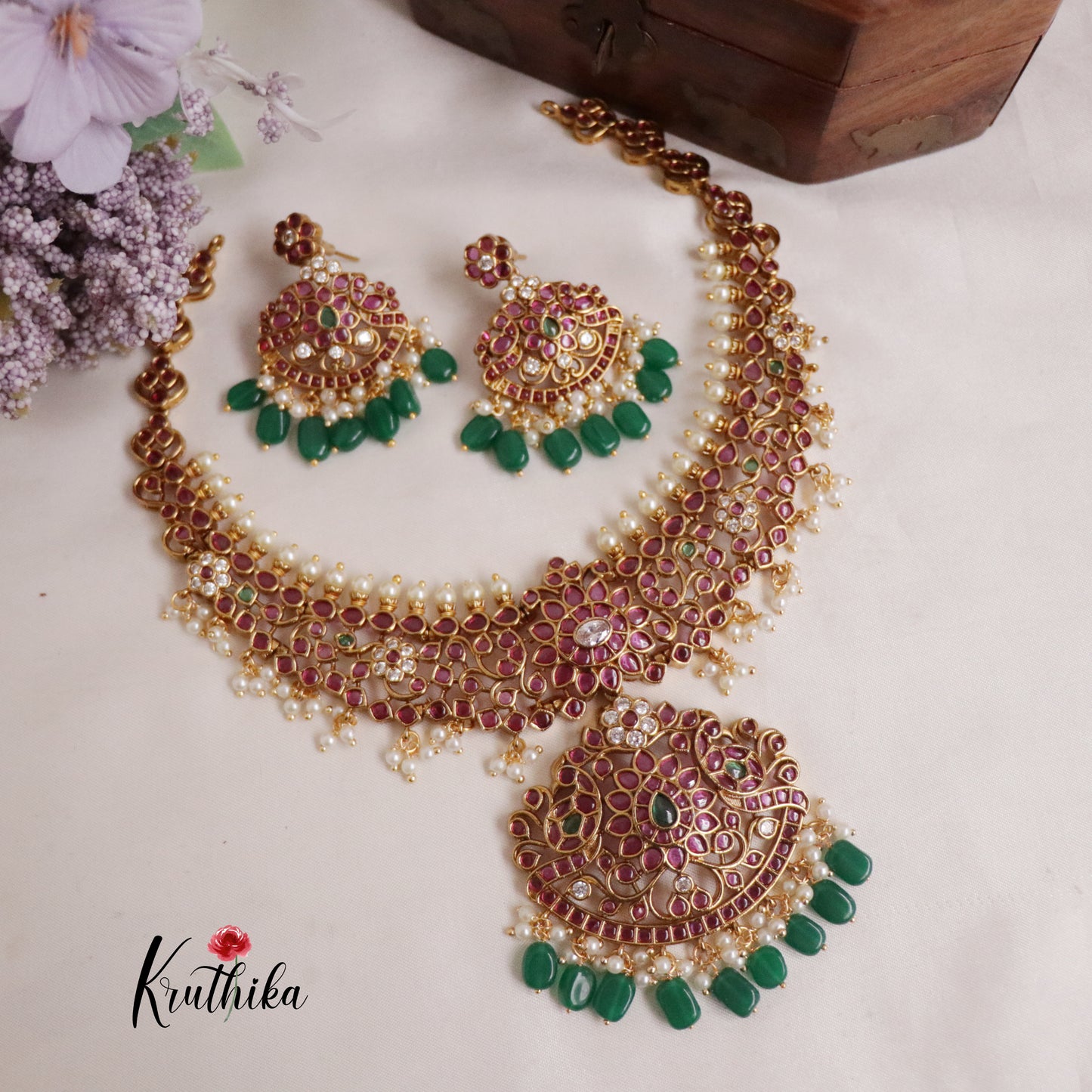 Grand Precious Kemp Peacock with Green Beads Necklace NC2141