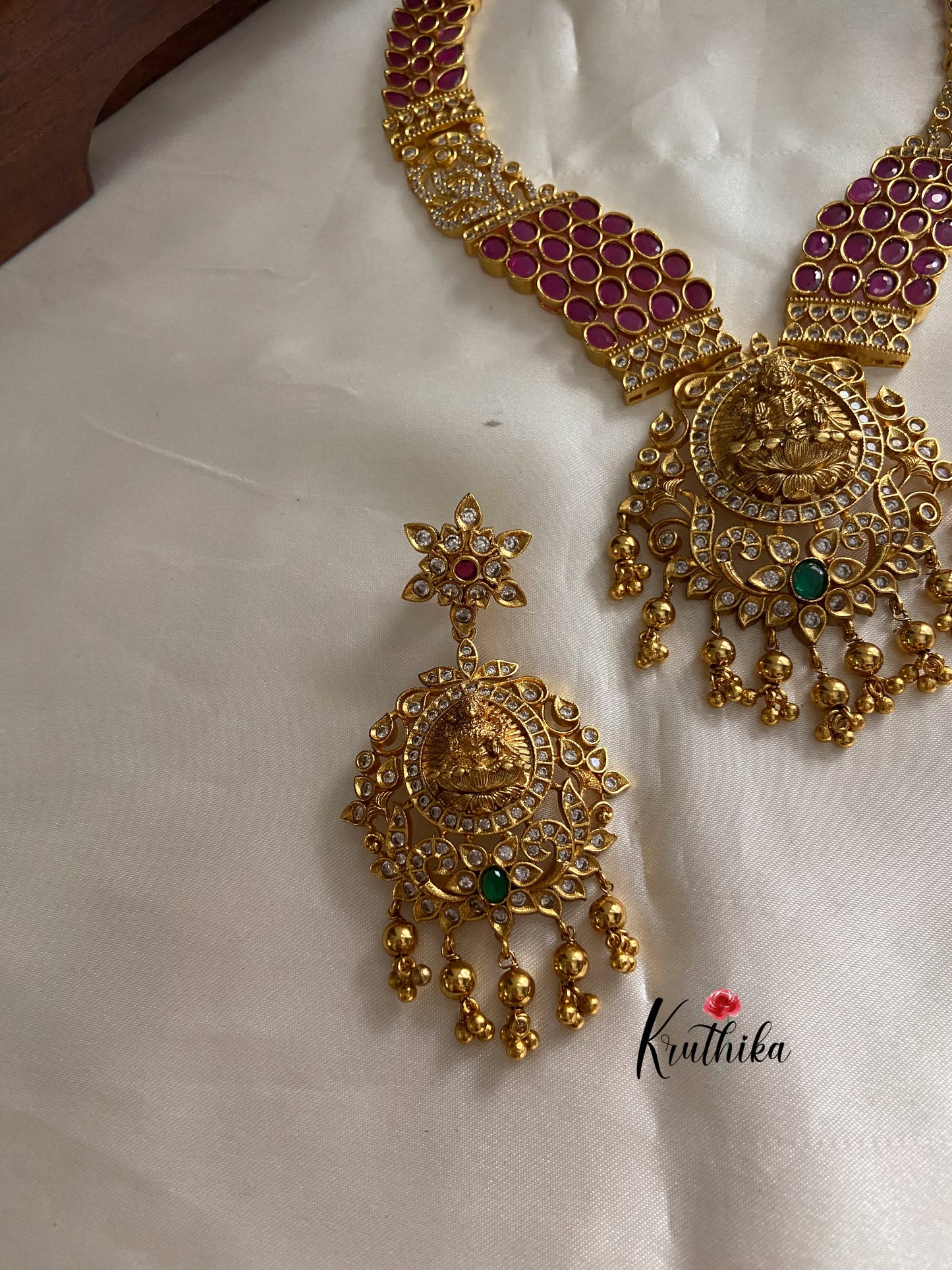 Premium polish Oval Kemp Stones Lakshmi Necklace NC382