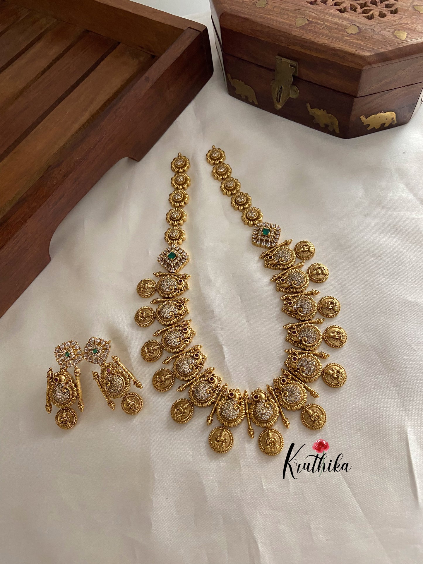 Best selling Premium AD uncuts peacock kasu Haaram
LH450