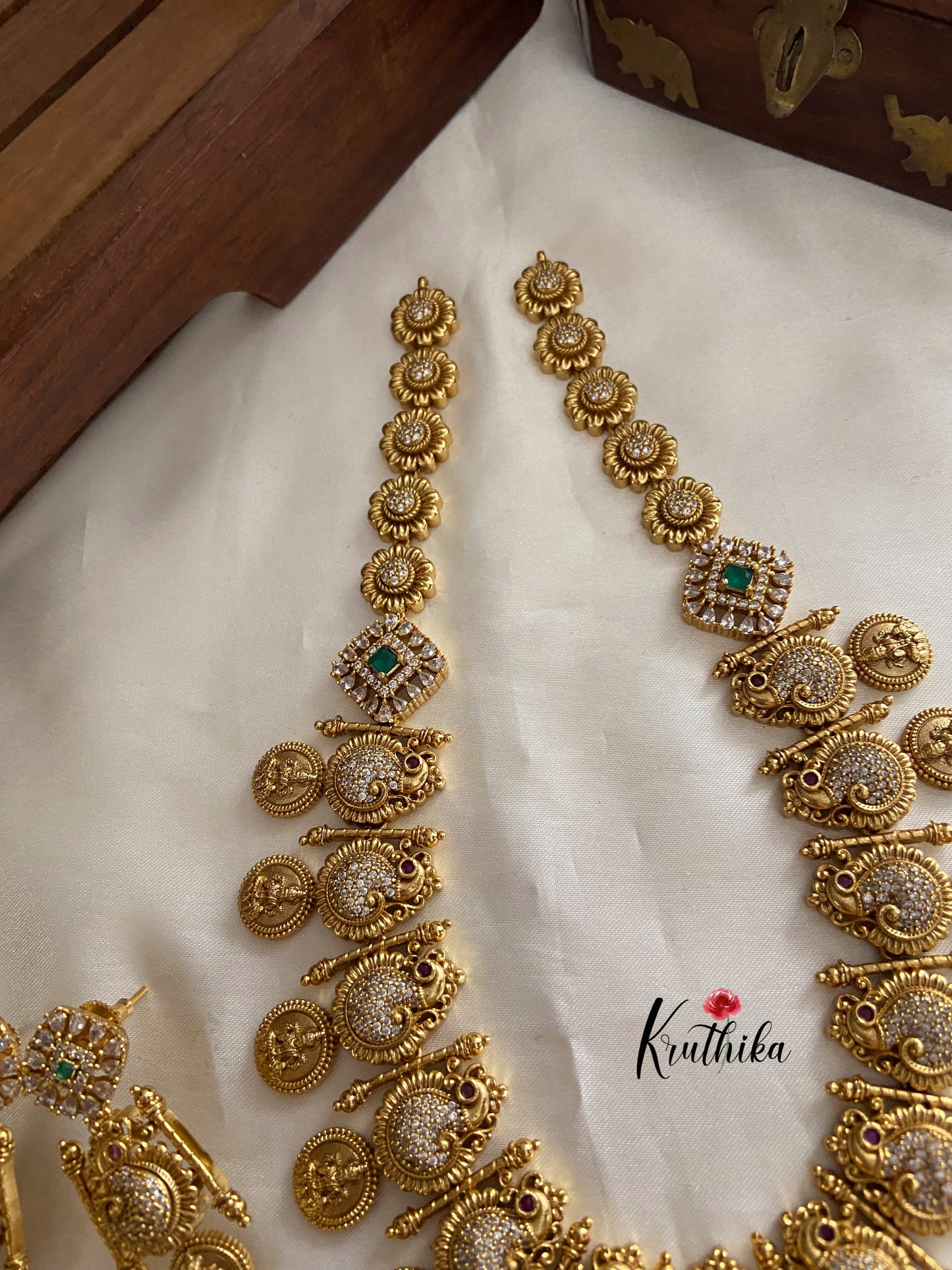 Best selling Premium AD uncuts peacock kasu Haaram
LH450