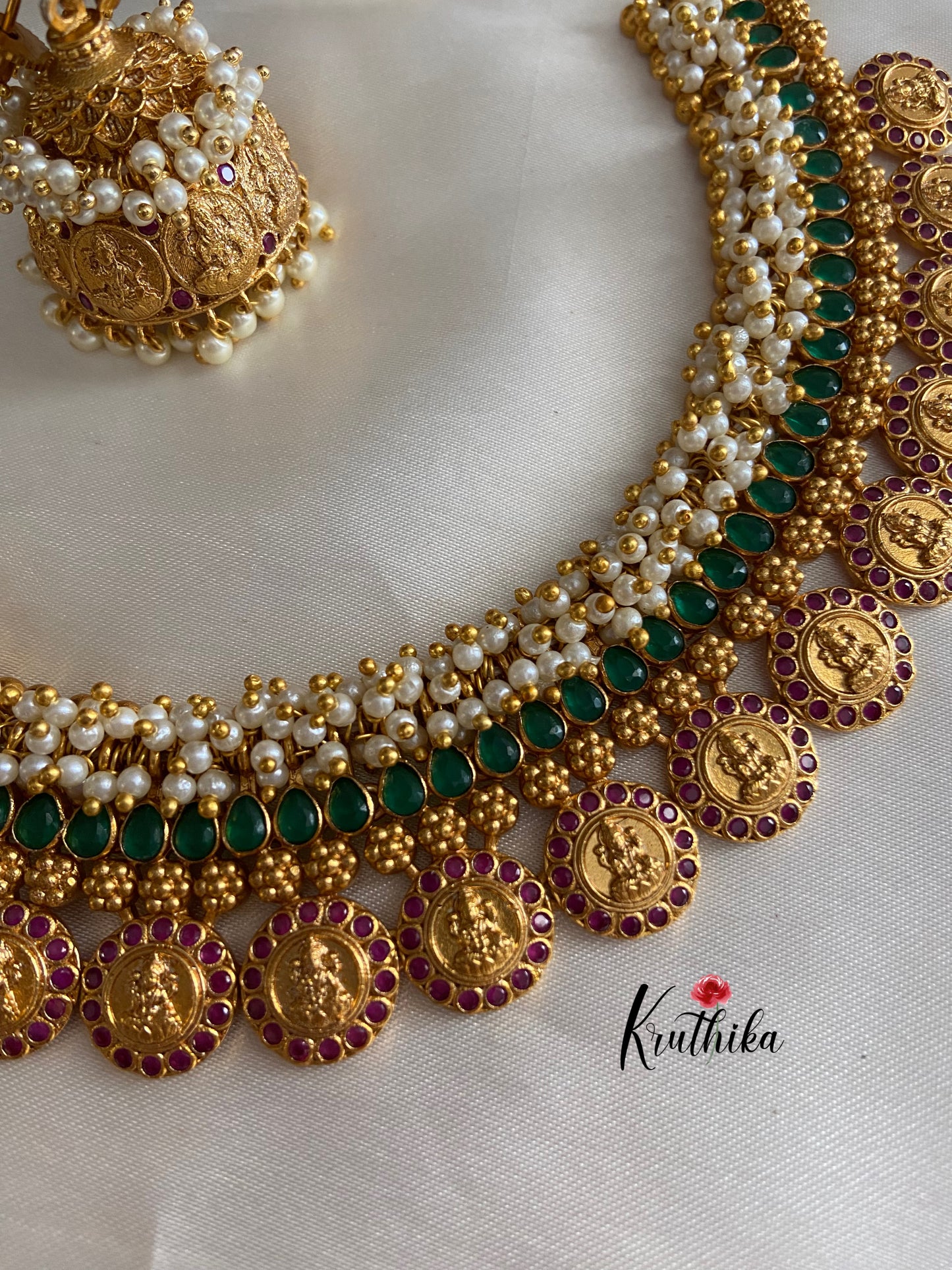 Cluster pearl emerald kasu choker NC769
