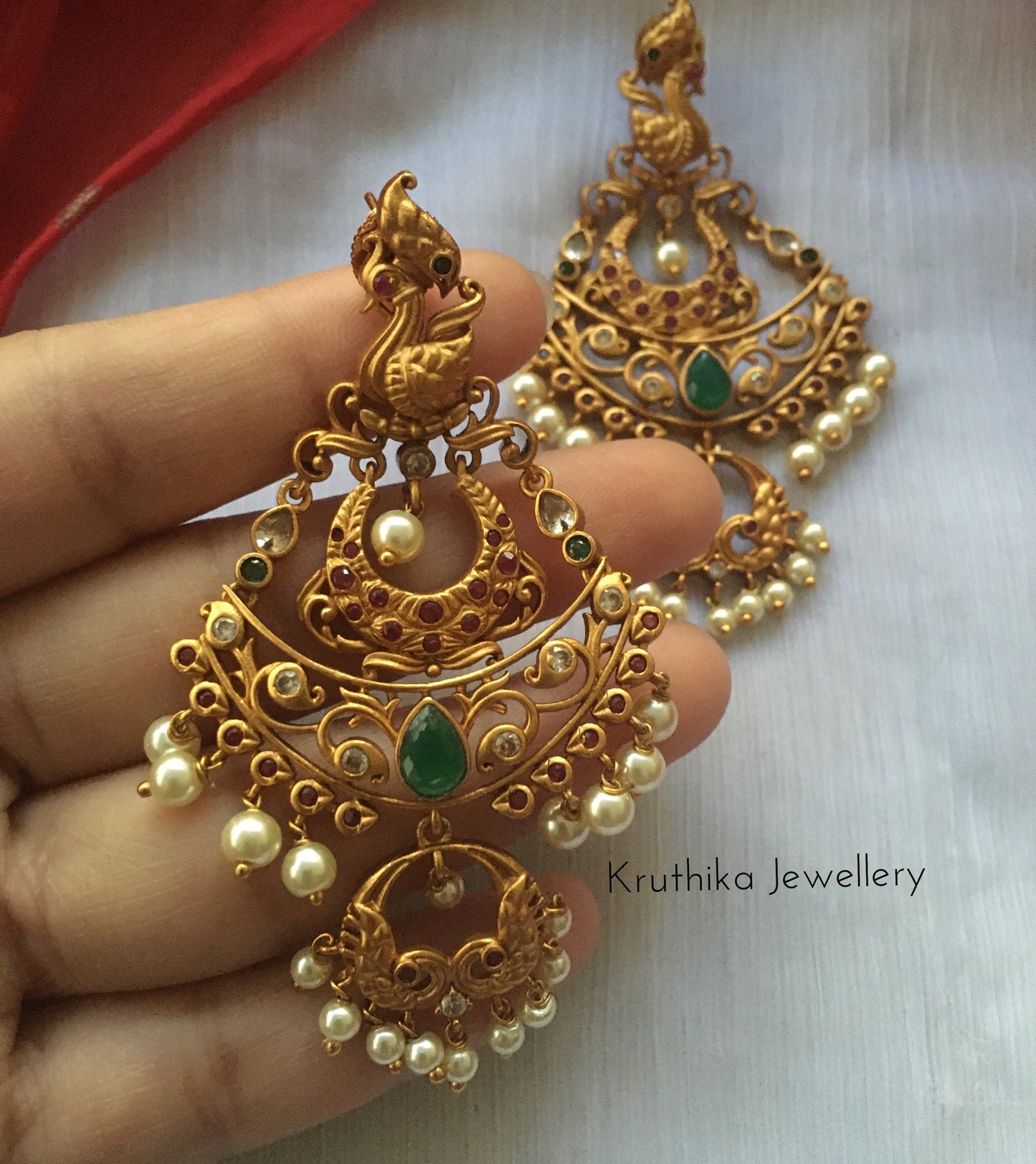 Long swan earrings E20