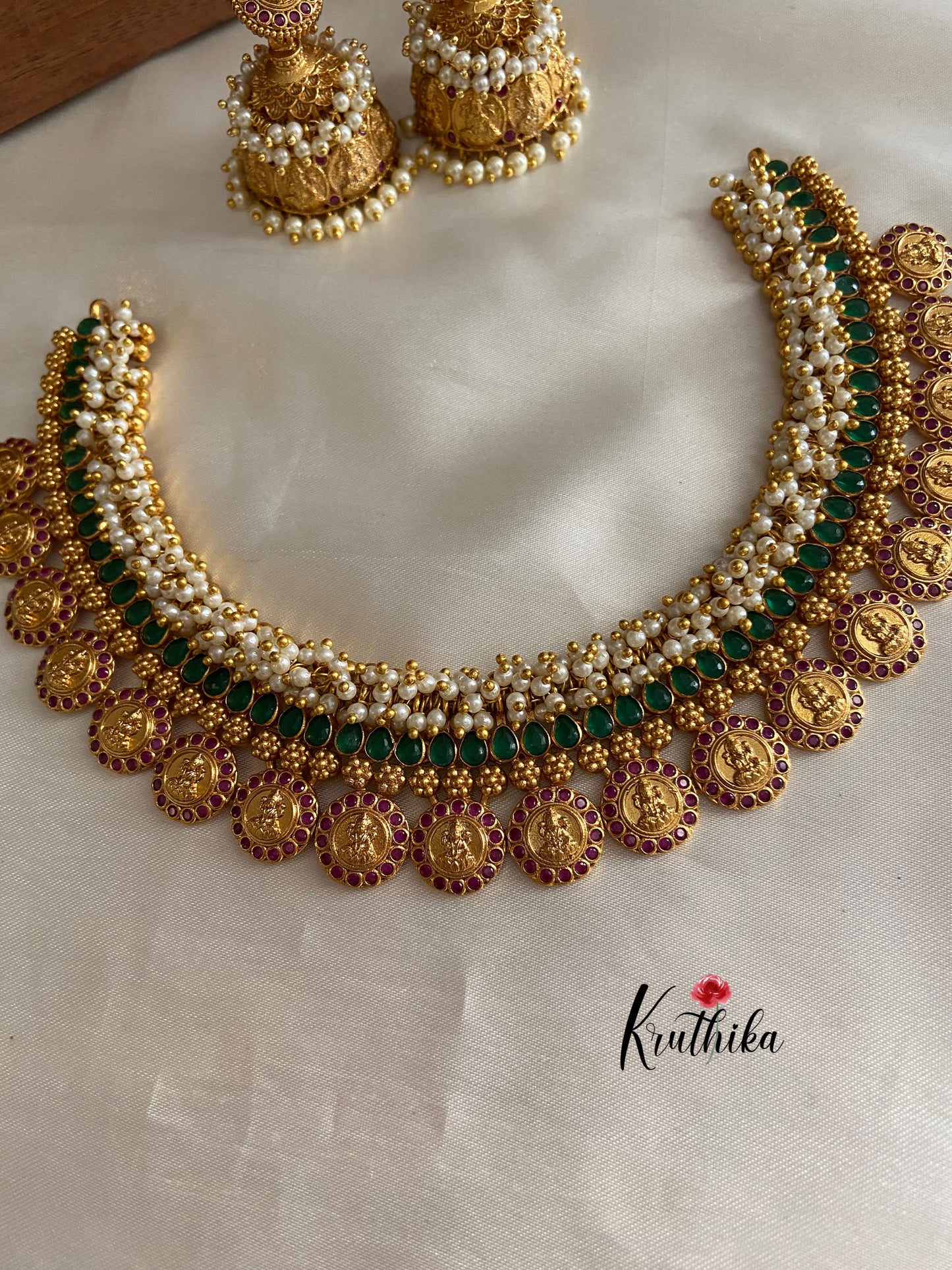 Cluster pearl emerald kasu choker NC769