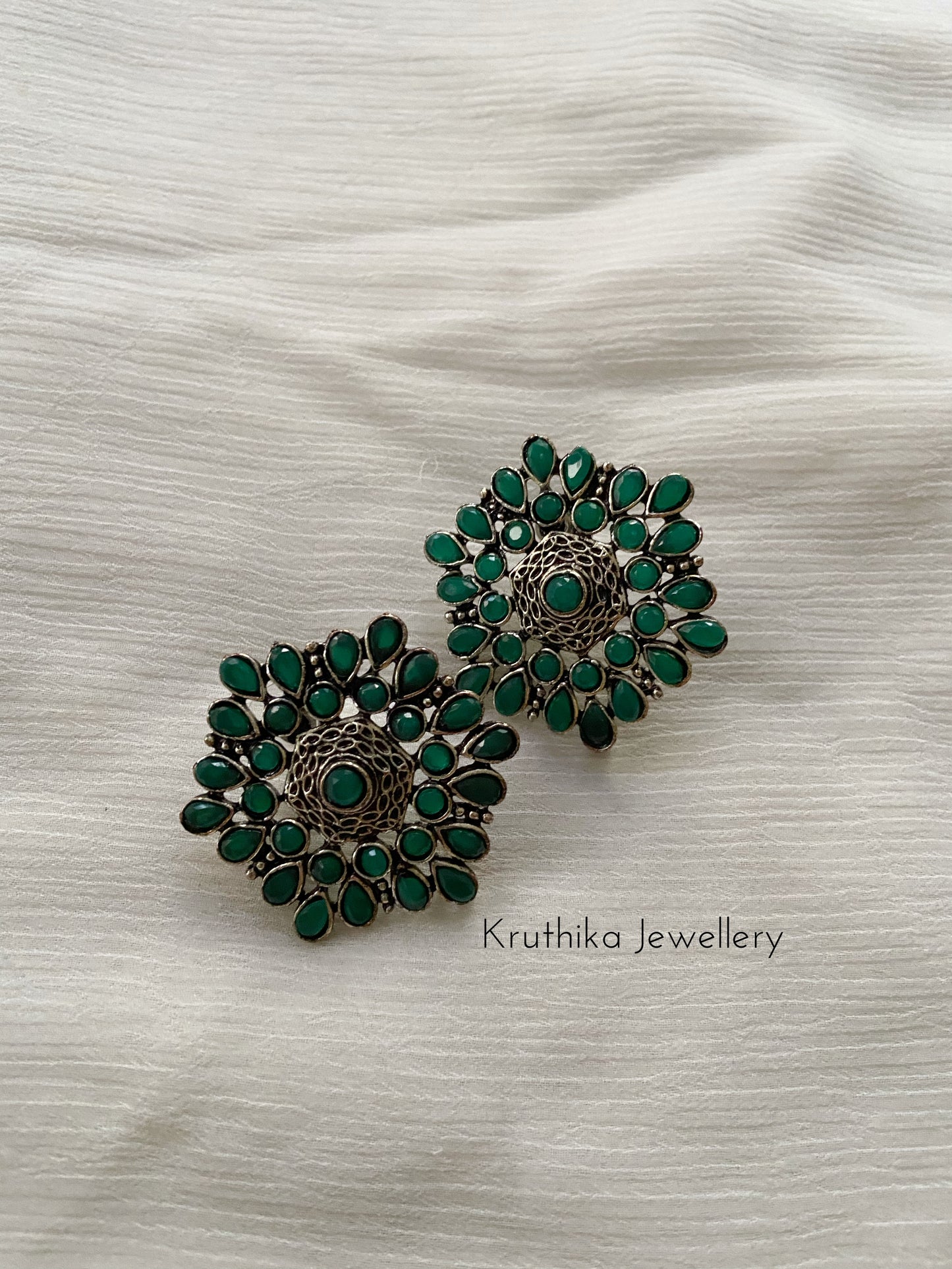 Big oxidised studs (1+1) E187