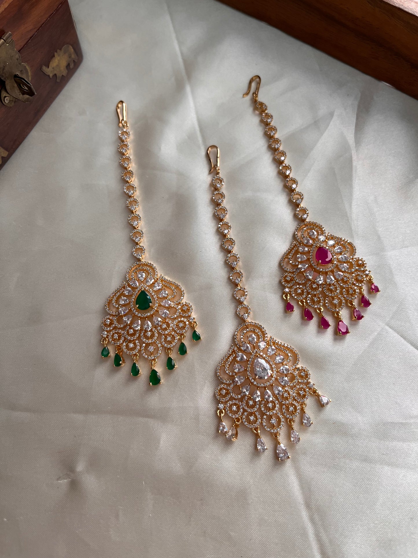 AD Gold finish maang tika Mt118