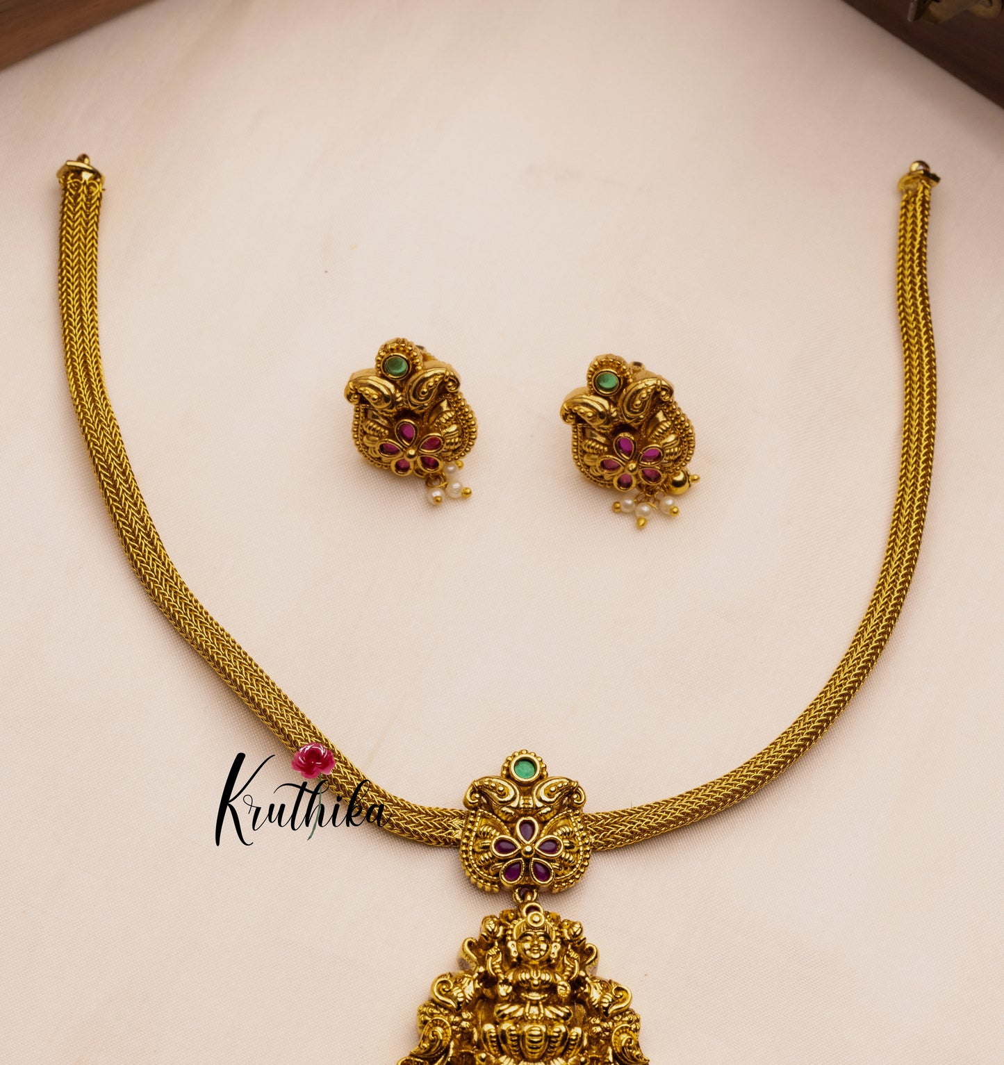 Lakshmi Devi Chain Set NC923