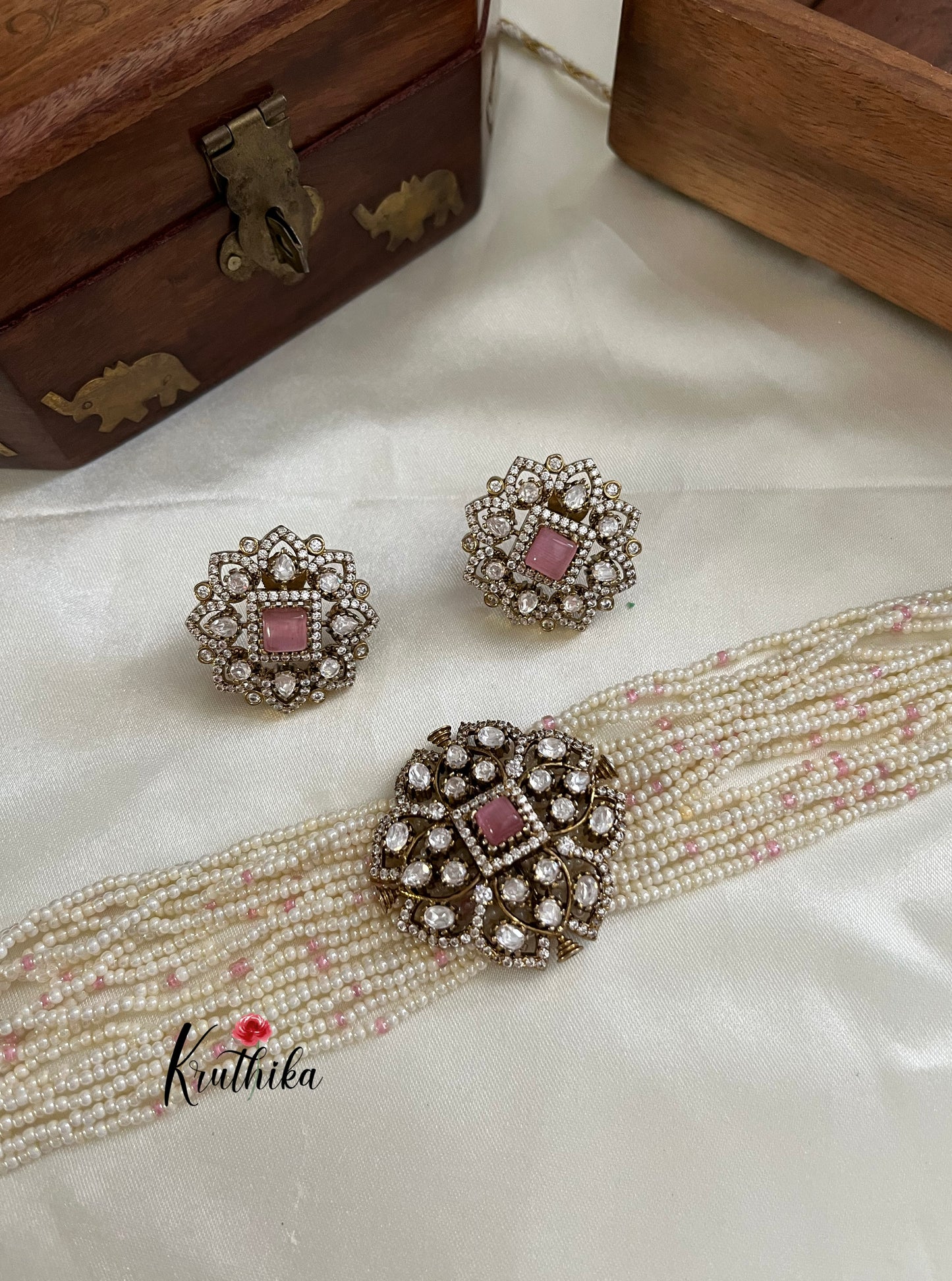 Victorian AD Pearl chokers NC979