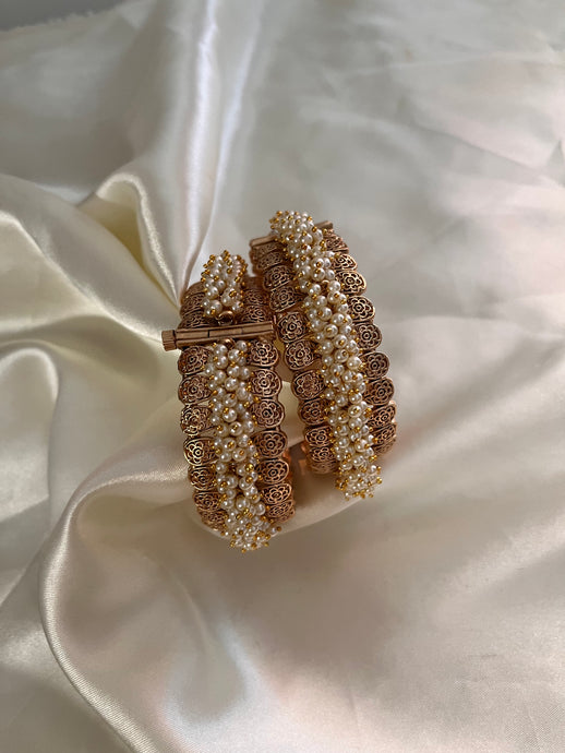 Cluster Pearl Antique Bangles B107