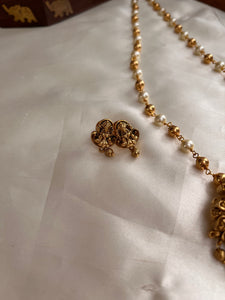 Pearl chain with Lakshmi pendant NC1035