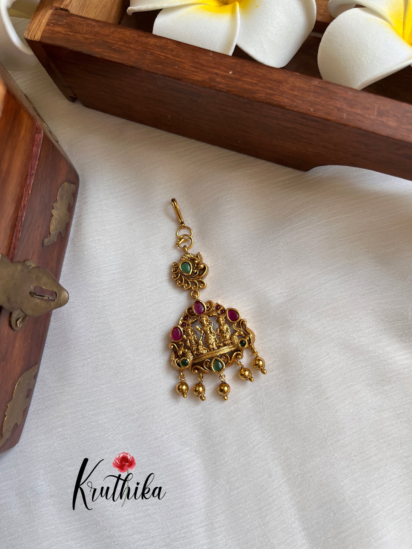 Ram Parivar Maang Tika MT131