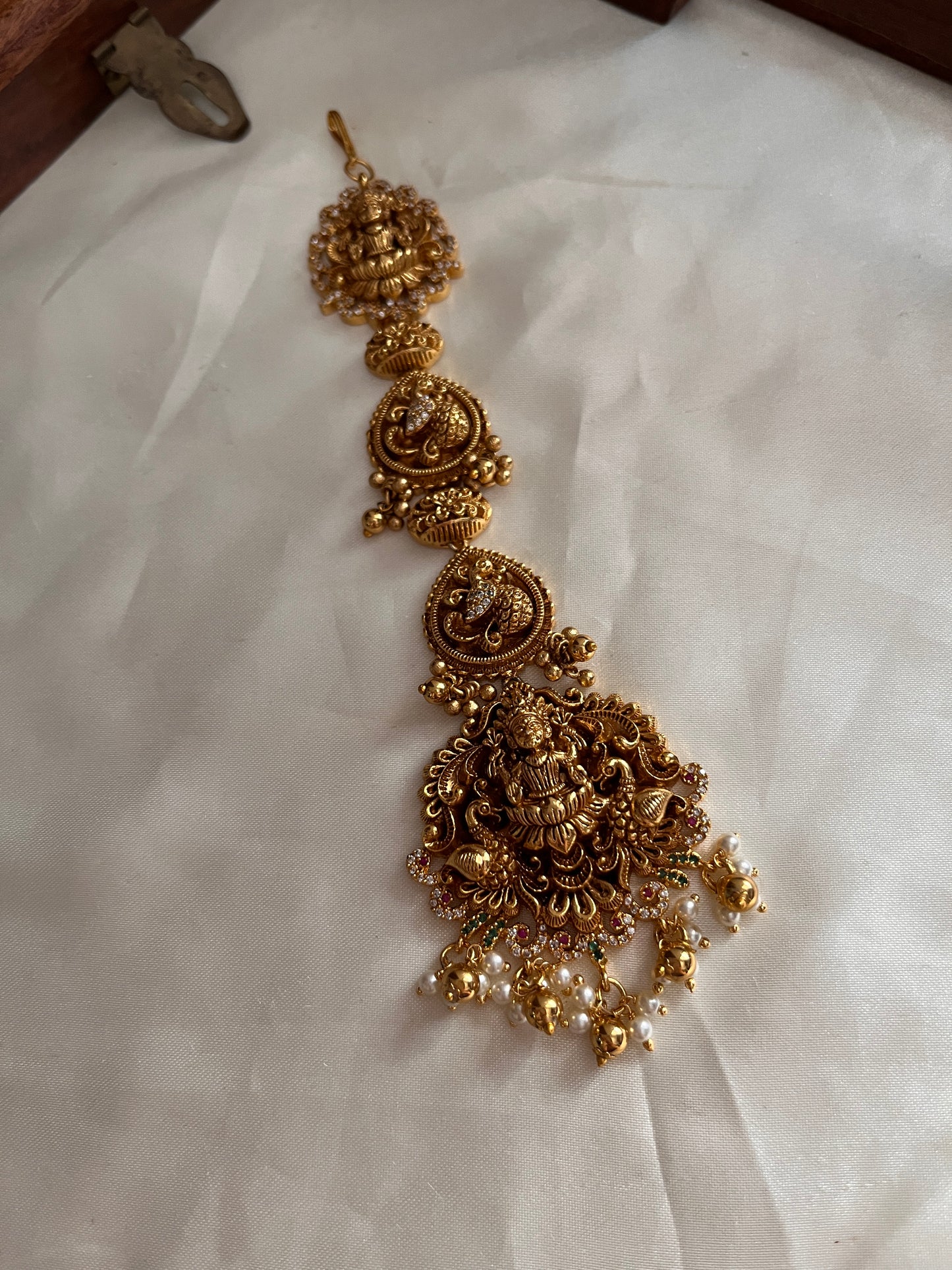 Premium Lakshmi maang tika MT119