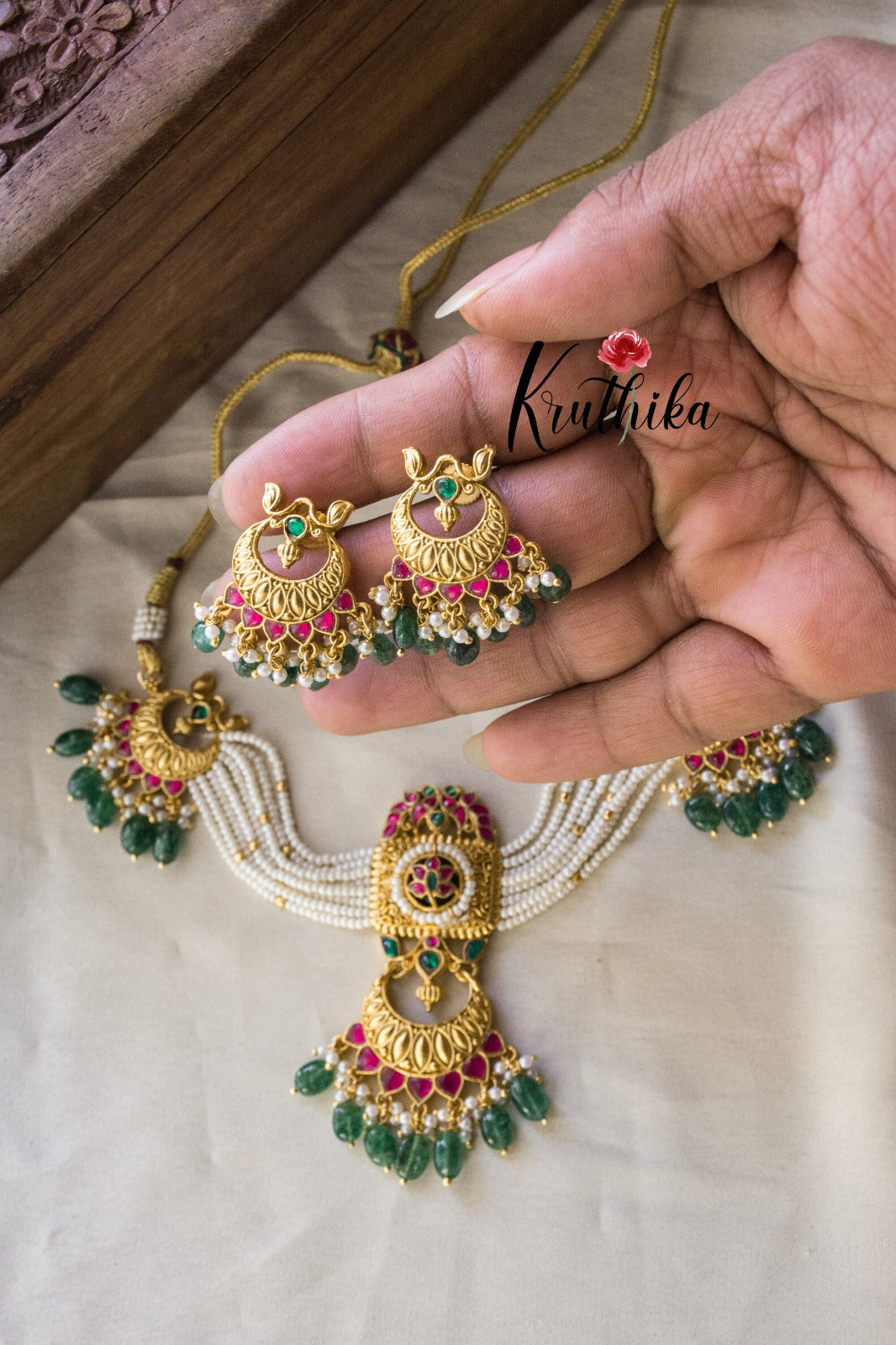 Jadau Pearls Choker Set NC938