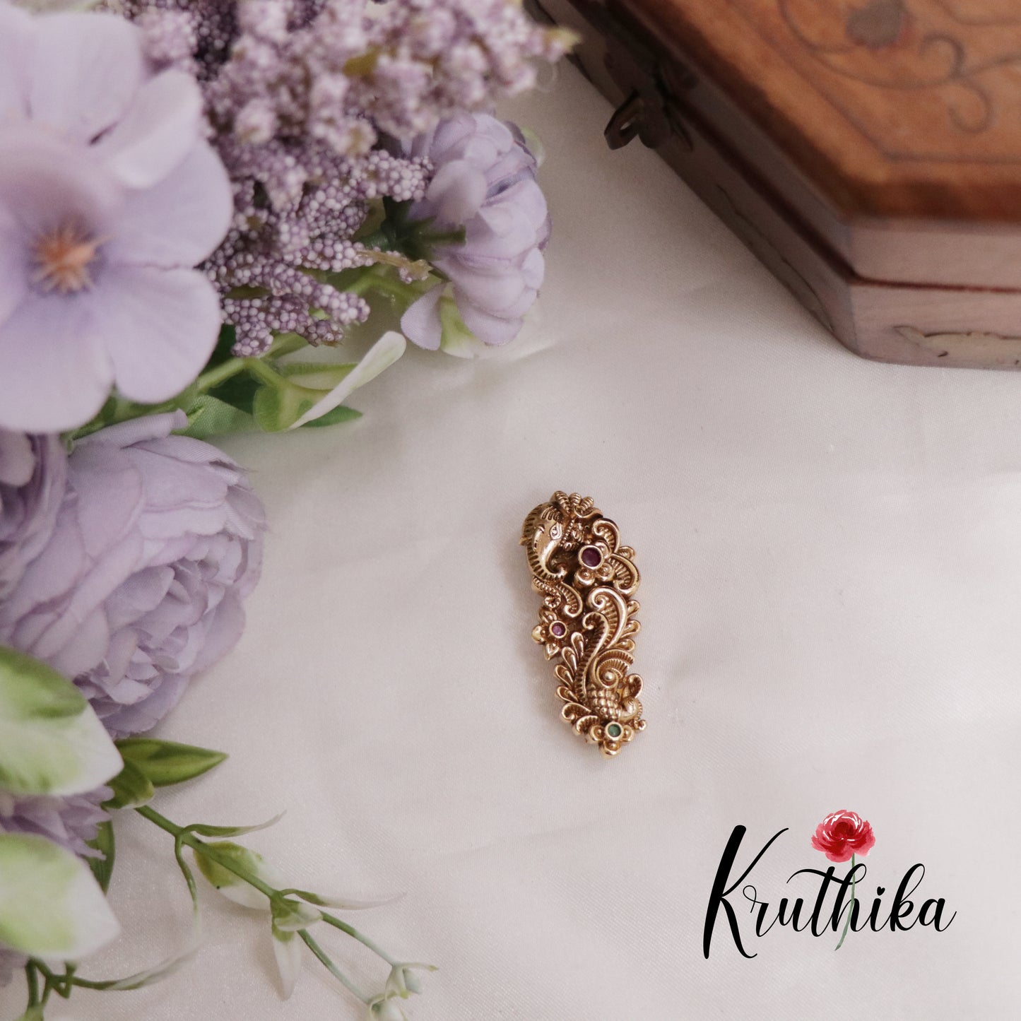 Beautiful Antique Elephant and Peacock Saree Pin SP03