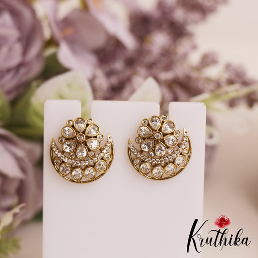 Pretty AD Floral Motifs Stud Earrings E1046
