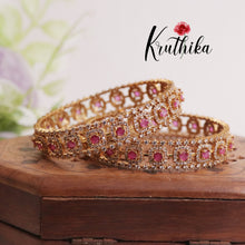 Beautiful Sparking AD/Victorian Bangles B204 (Available in 2 Colours)