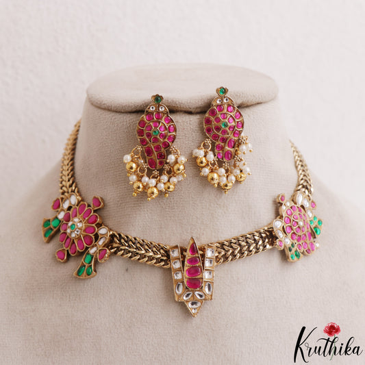 Elegant Shanka-Chakra-Nama Motifs Jadau Necklace NC3136