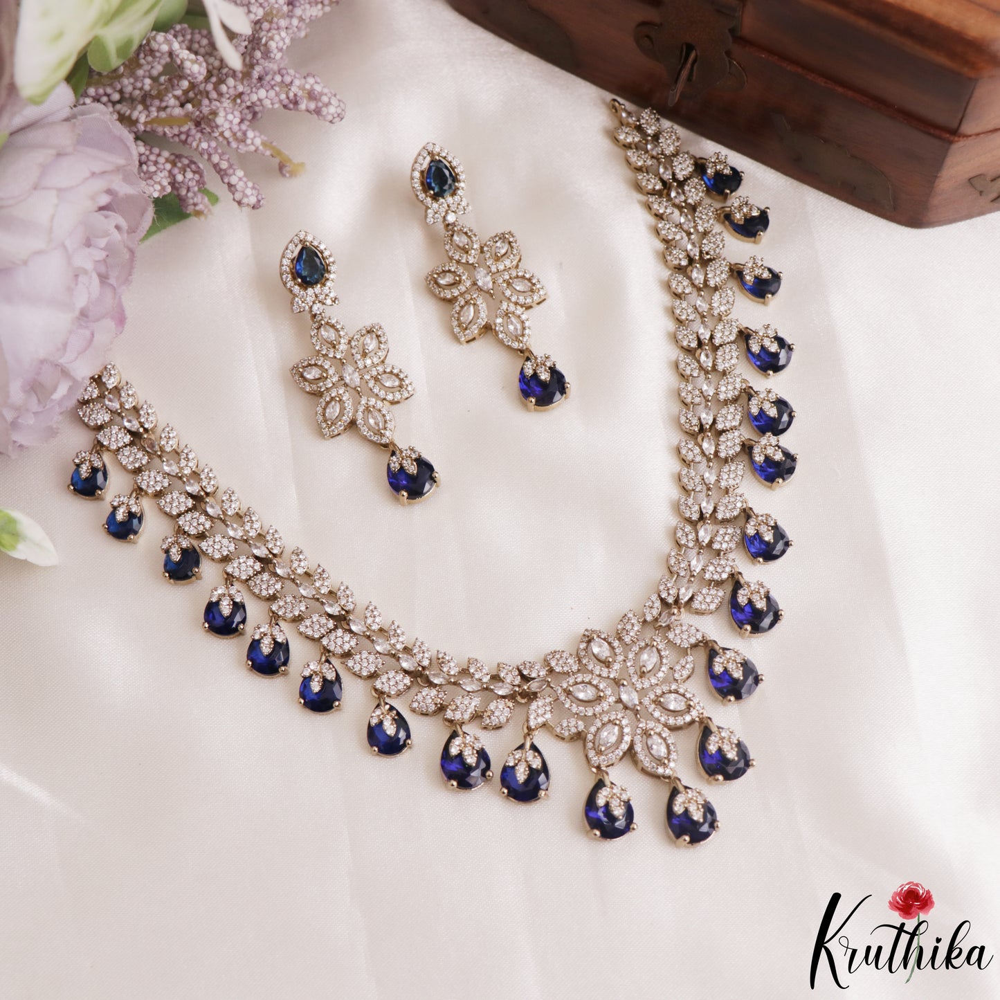 Sparkling Floral Leaf Motifs CZ Victorian Necklace NC3152 (Available In 6 Colors)