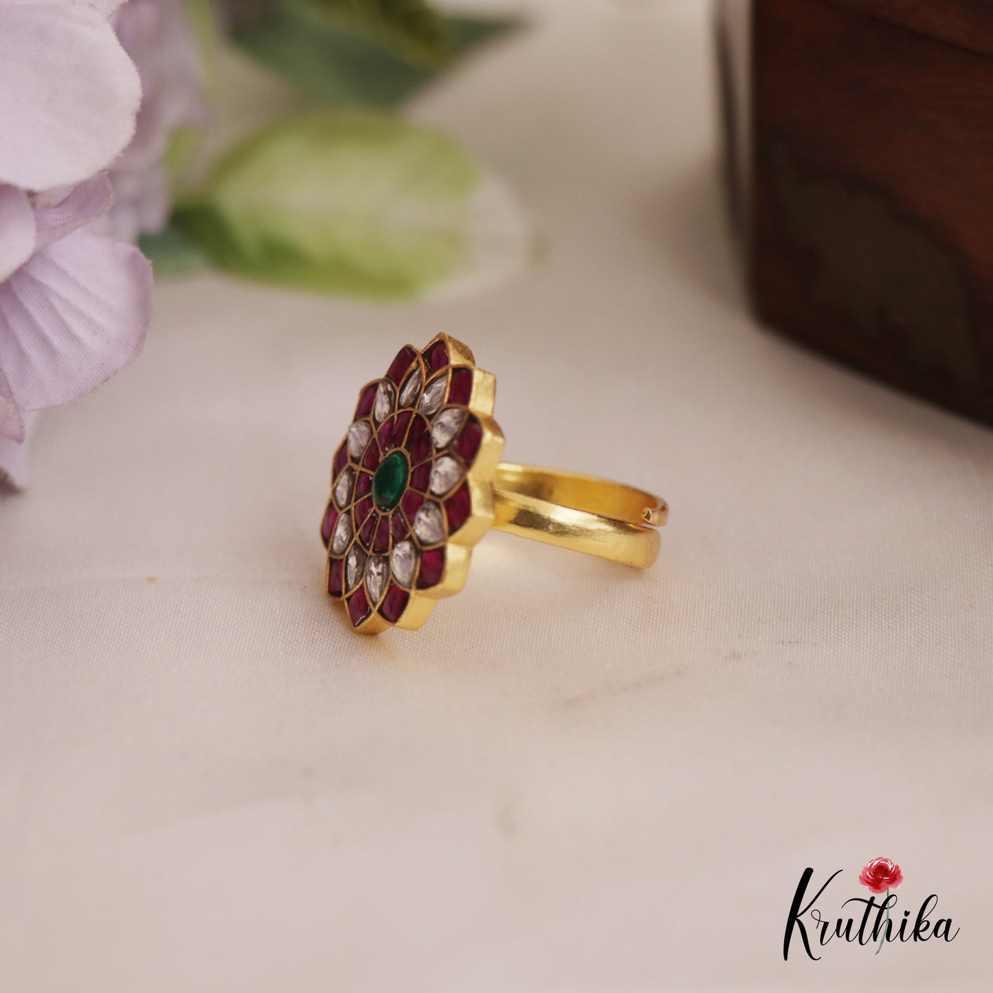 Classic Floral Motifs Adjustable Finger Ring R53