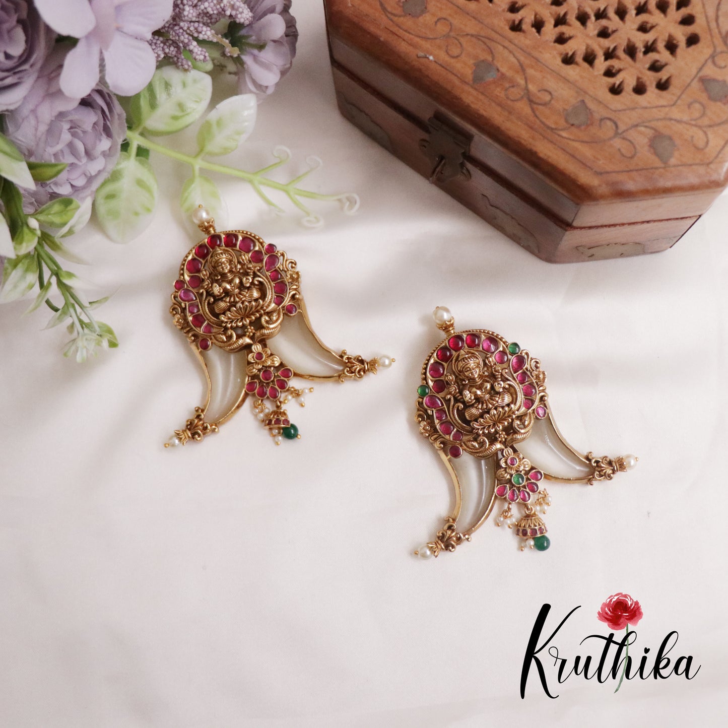 Beautiful Kemp Lakshmi Puligoru Pendant PS31