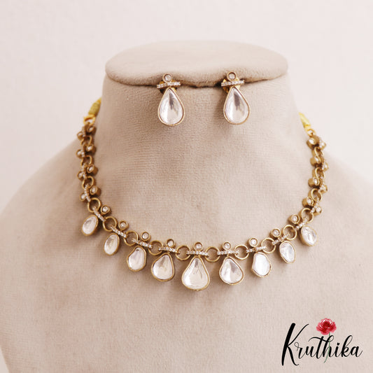 Stunning Teardrop Motifs Diamond-Finish Gold-Tone AD Choker NC2793