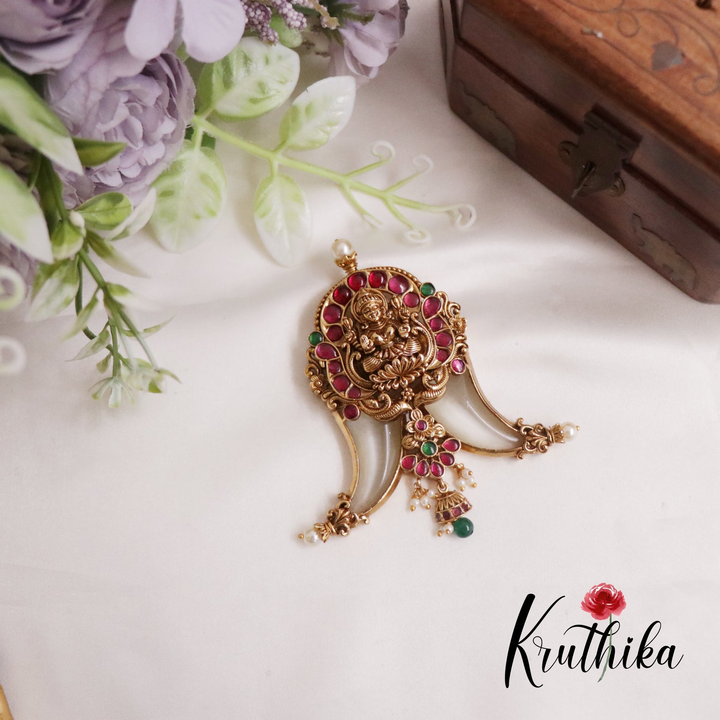 Beautiful Kemp Lakshmi Puligoru Pendant PS31