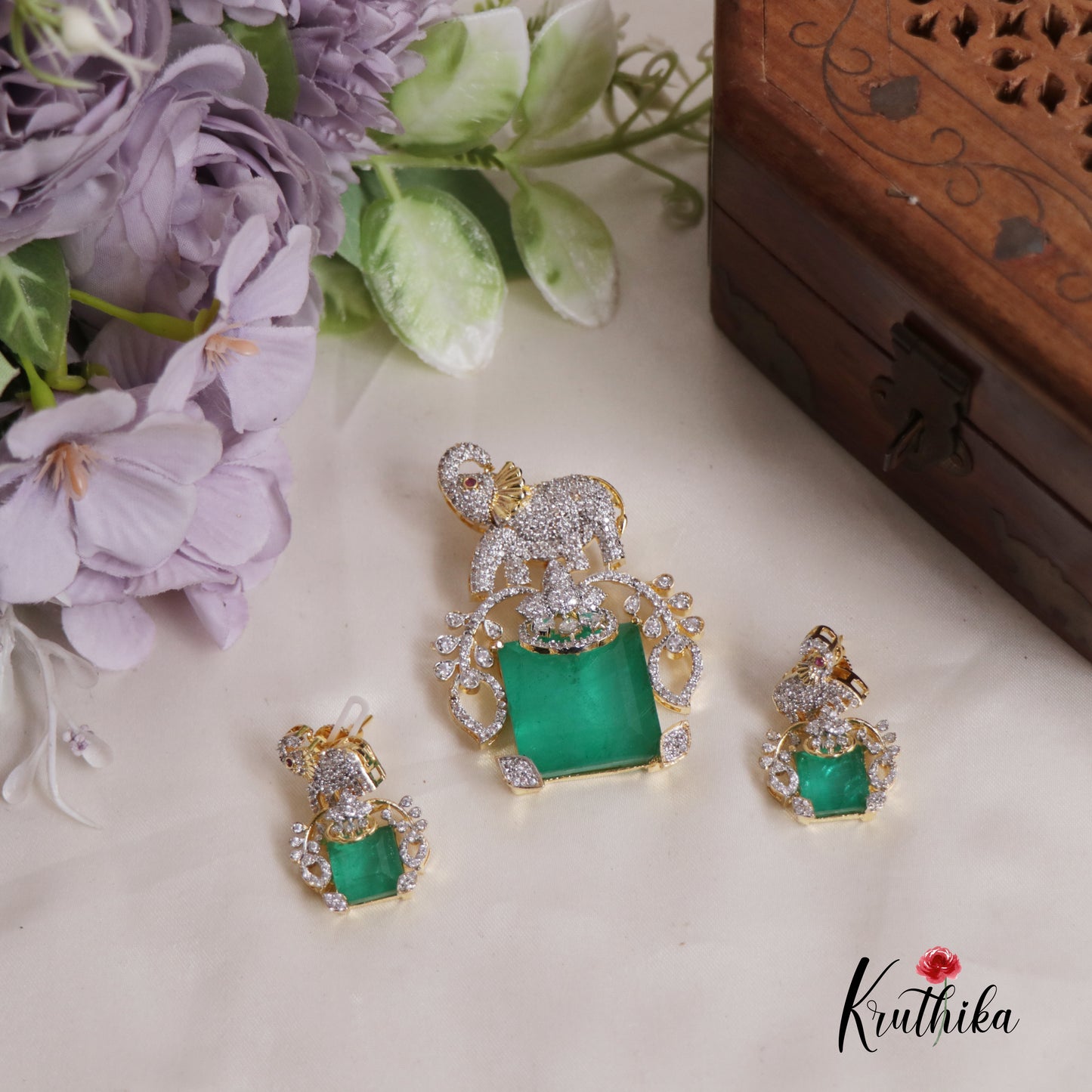 Elegant Victorian Elephant Pendant Set PS246 (Available In 5 Colours)