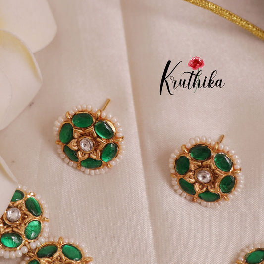 Elegant emerald Jadau Flower choker set 
NC1947