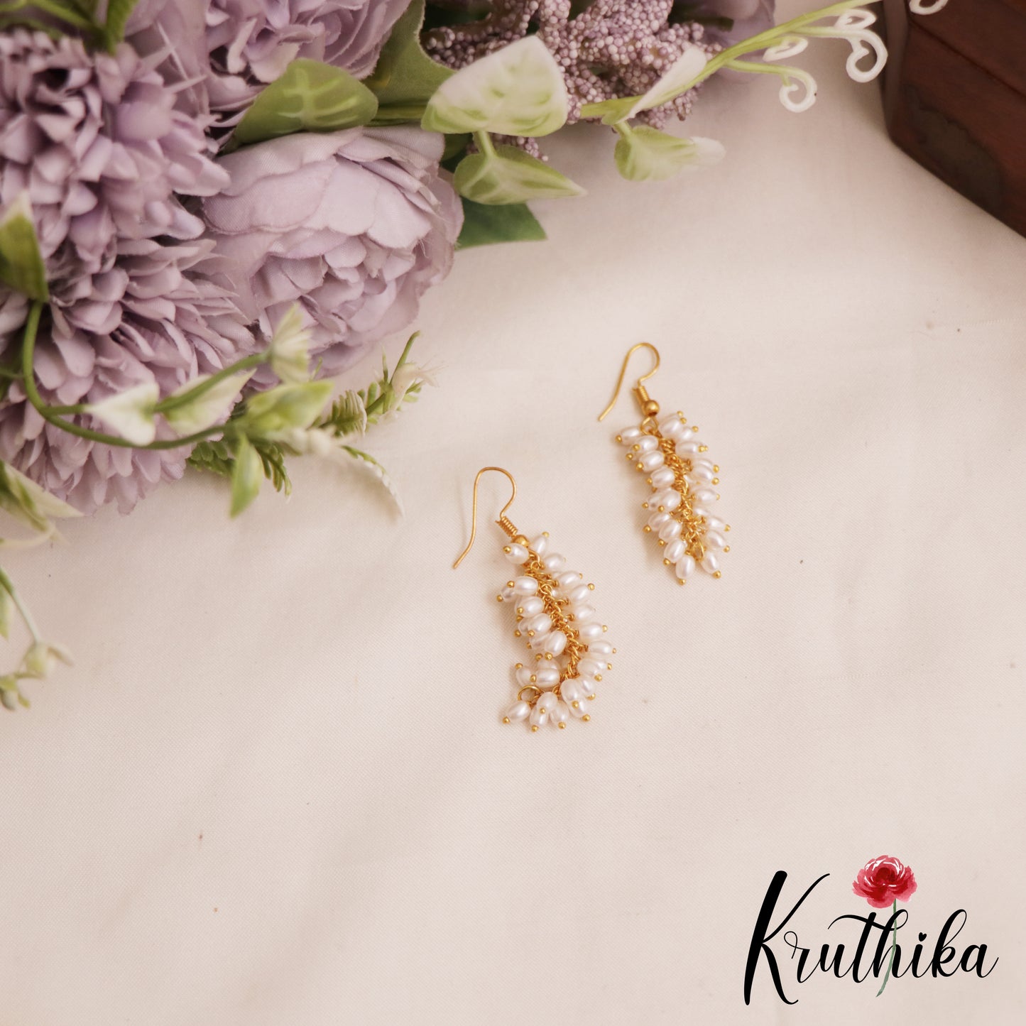 Trendy Gold-Tone Pearl Hook Earrings E1052
