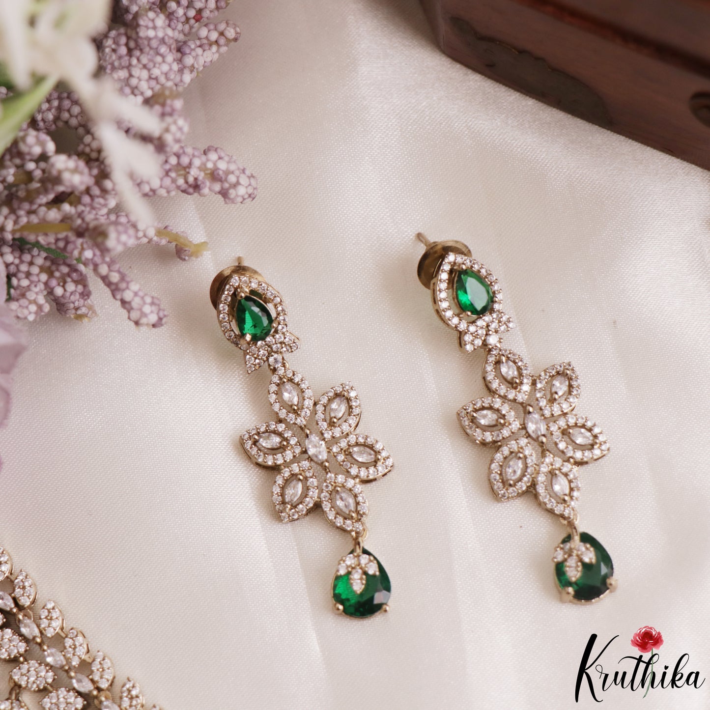 Sparkling Floral Leaf Motifs CZ Victorian Necklace NC3152 (Available In 6 Colors)