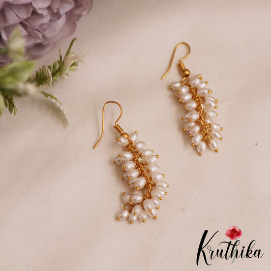 Trendy Gold-Tone Pearl Hook Earrings E1052