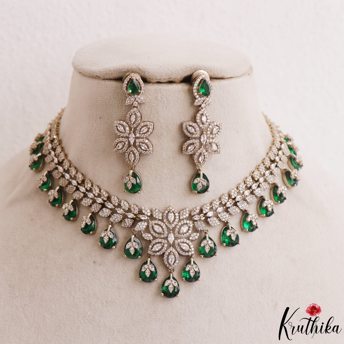 Sparkling Floral Leaf Motifs CZ Victorian Necklace NC3152 (Available In 6 Colors)