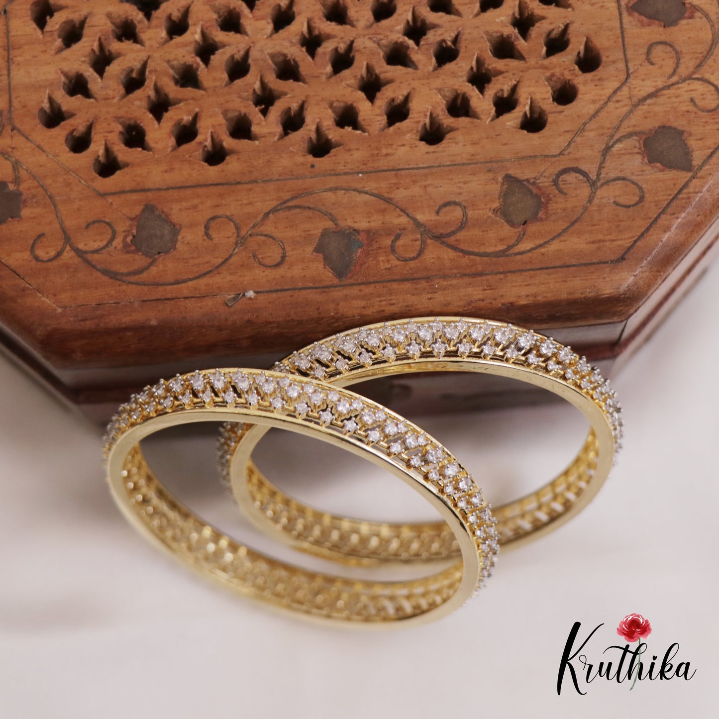 Sparkling Diamond-Finish Gold-Tone AD Bangles B450 (Set of 2)