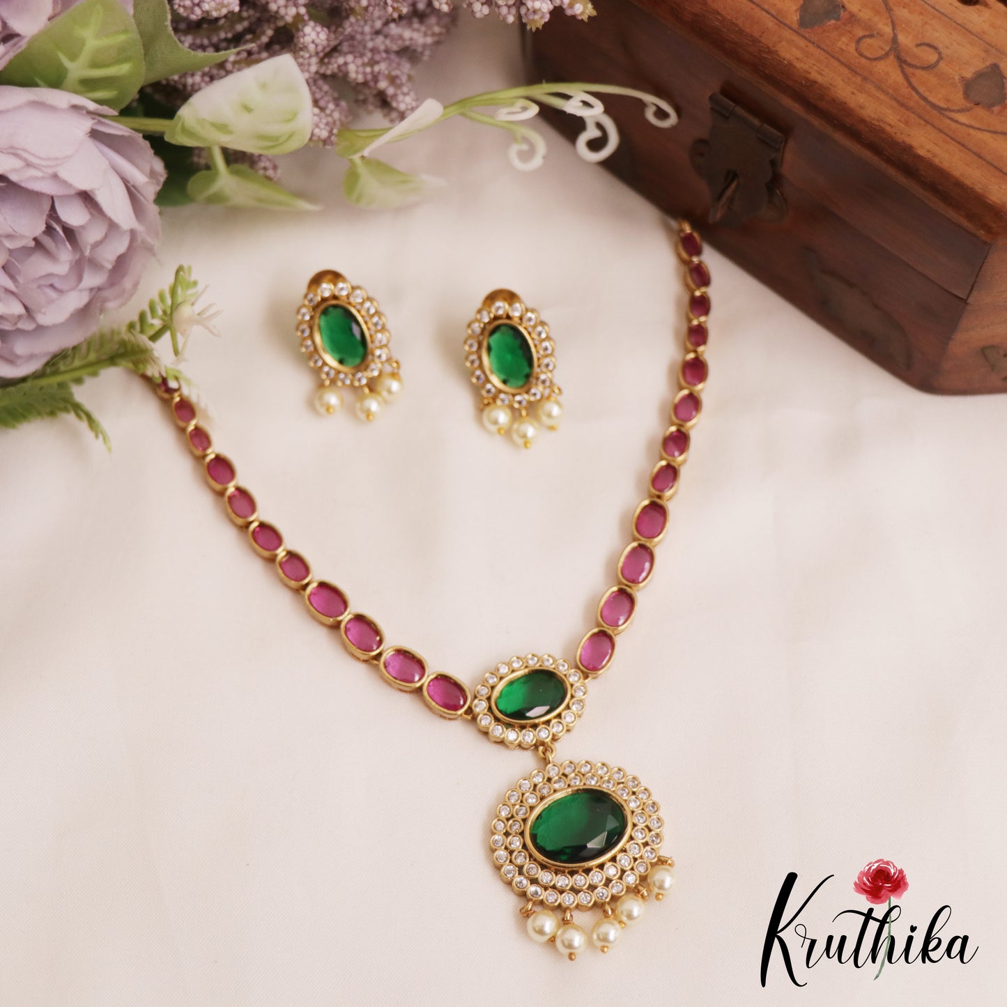 Elegant Geometric Motifs Kemp Necklace With Pearl Drops NC2796