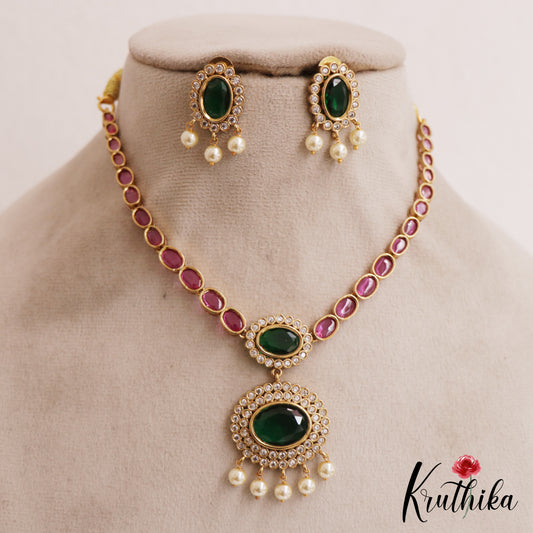 Elegant Geometric Motifs Kemp Necklace With Pearl Drops NC2796