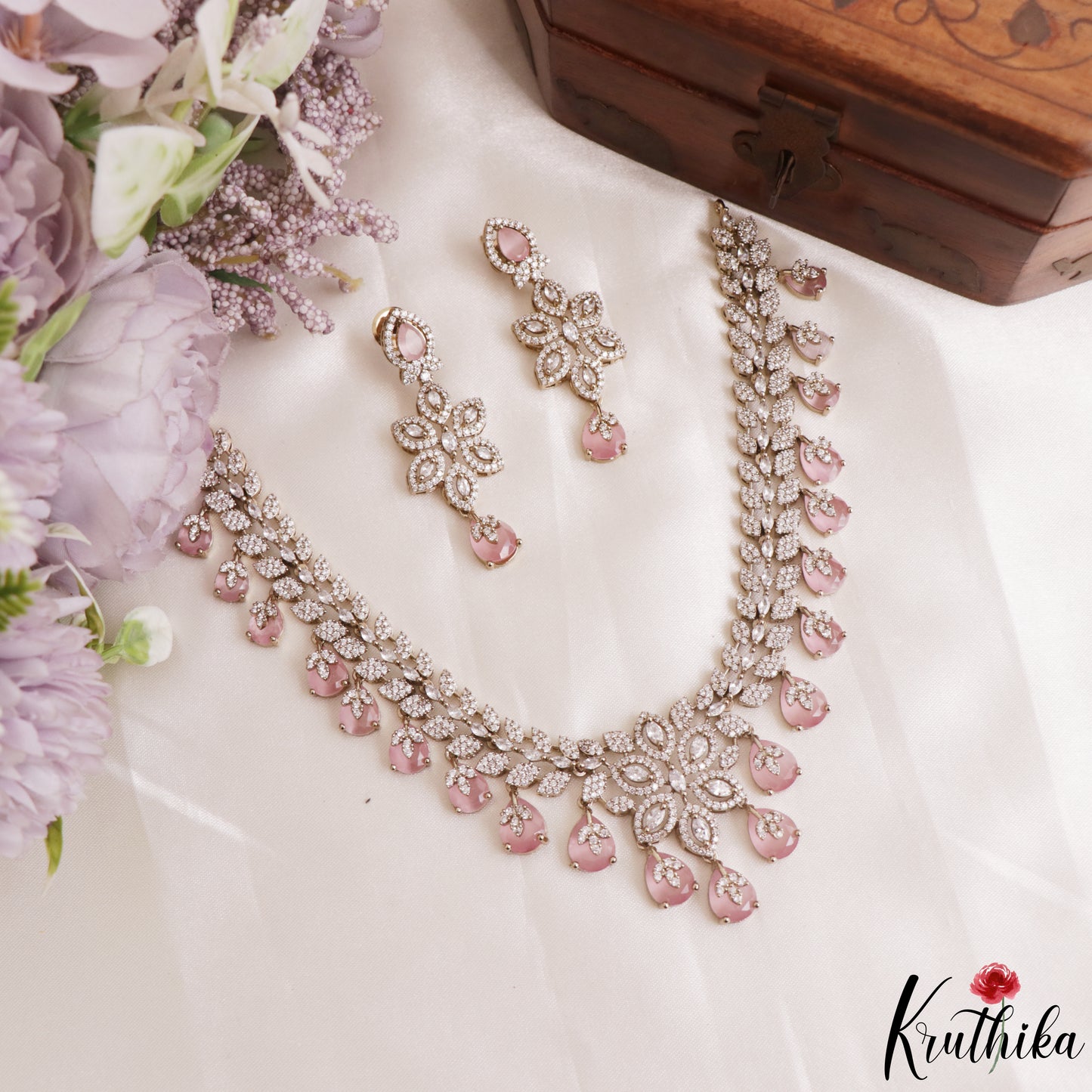 Sparkling Floral Leaf Motifs CZ Victorian Necklace NC3152 (Available In 6 Colors)