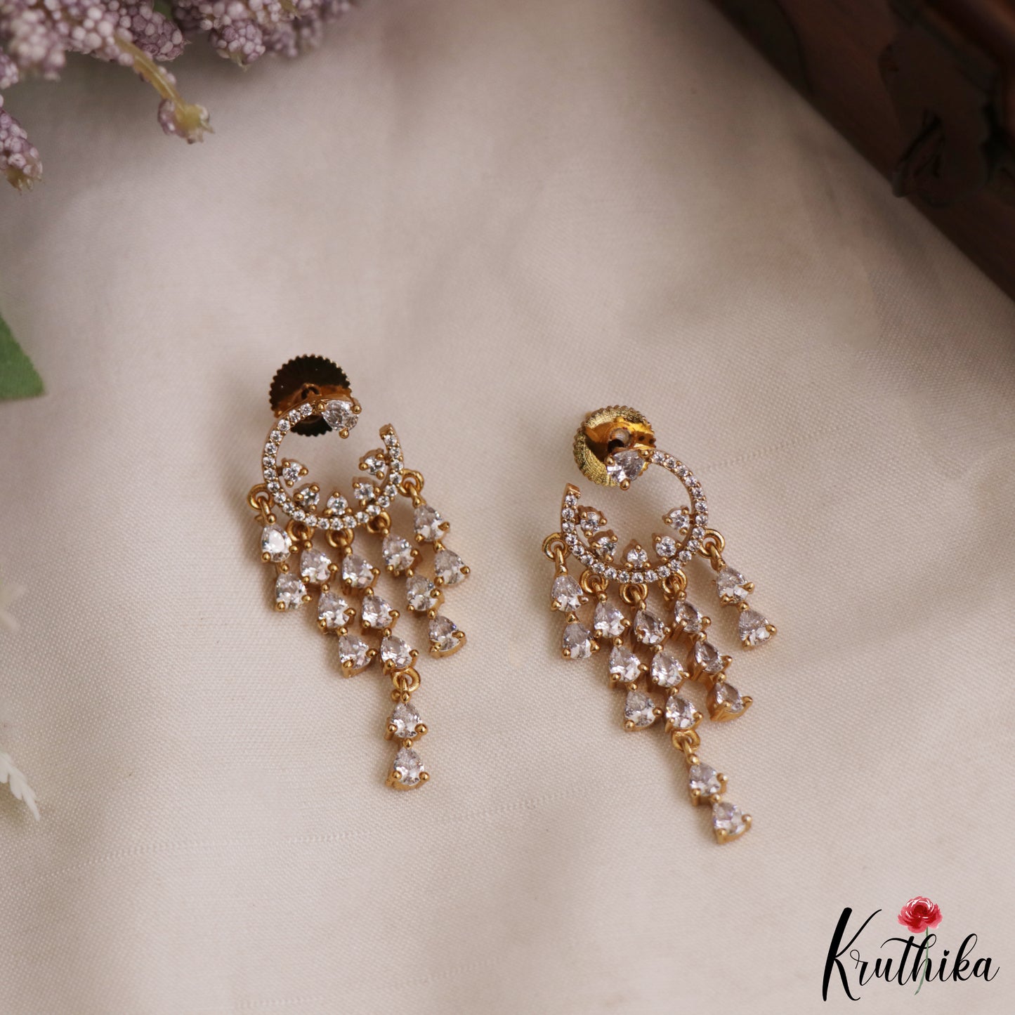 Sparkling Gold-Tone Teardrop Motifs CZ Earrings E1076