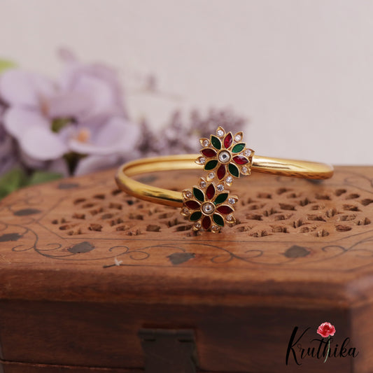 Beautiful Floral Motifs Kemp Openable Single Kada B476