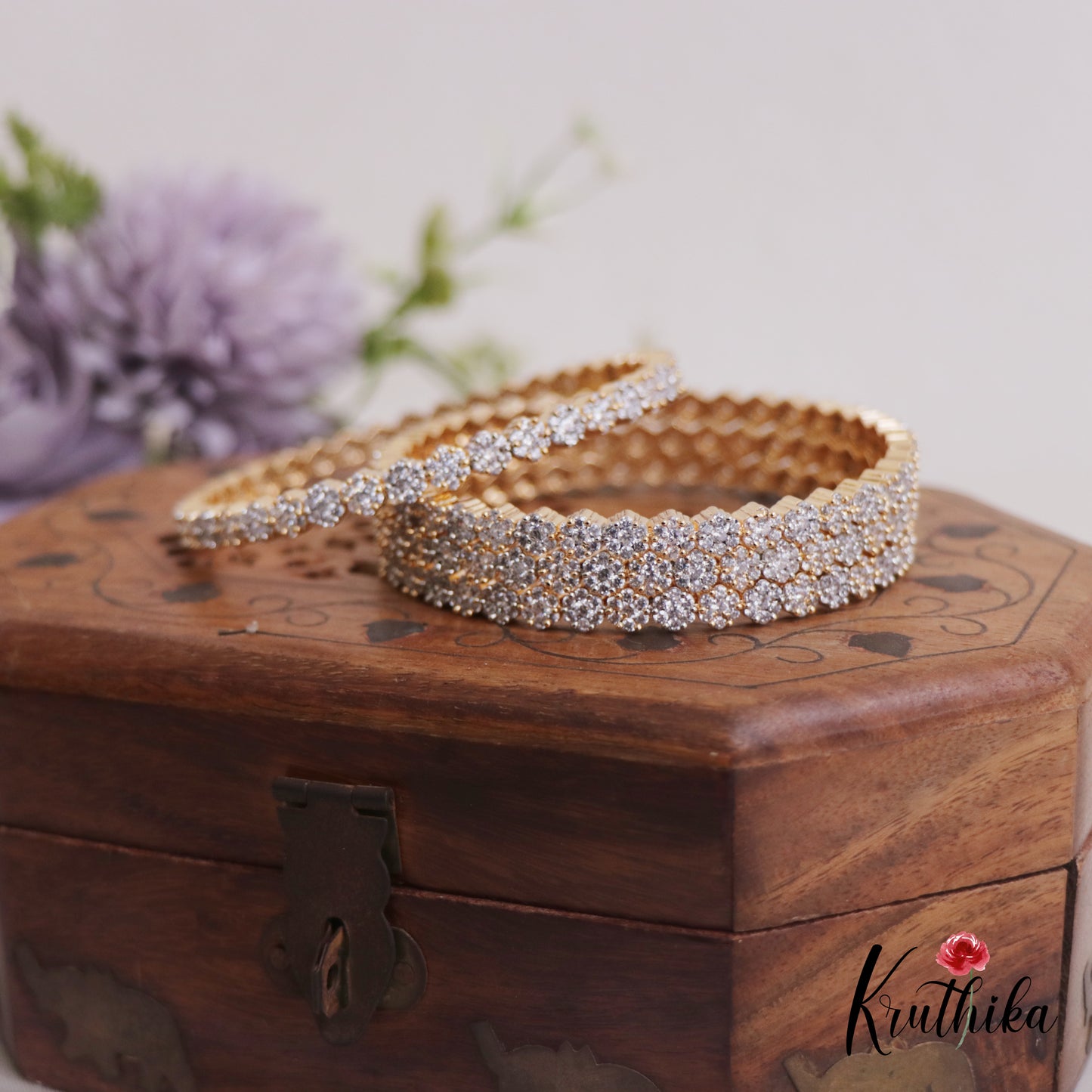 Trendy Floral Motifs Diamond-Finish Gold-Tone Bangles B452 (Set of 4 Bangles)