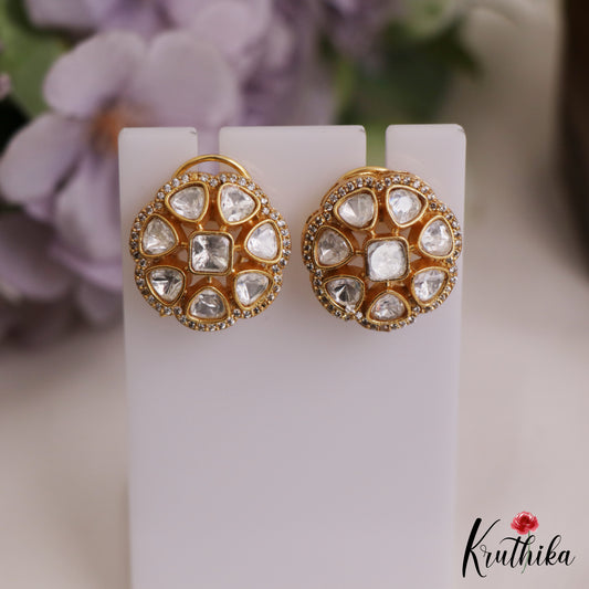 Elegant Floral Motifs Mossanite Stud Earrings E1009