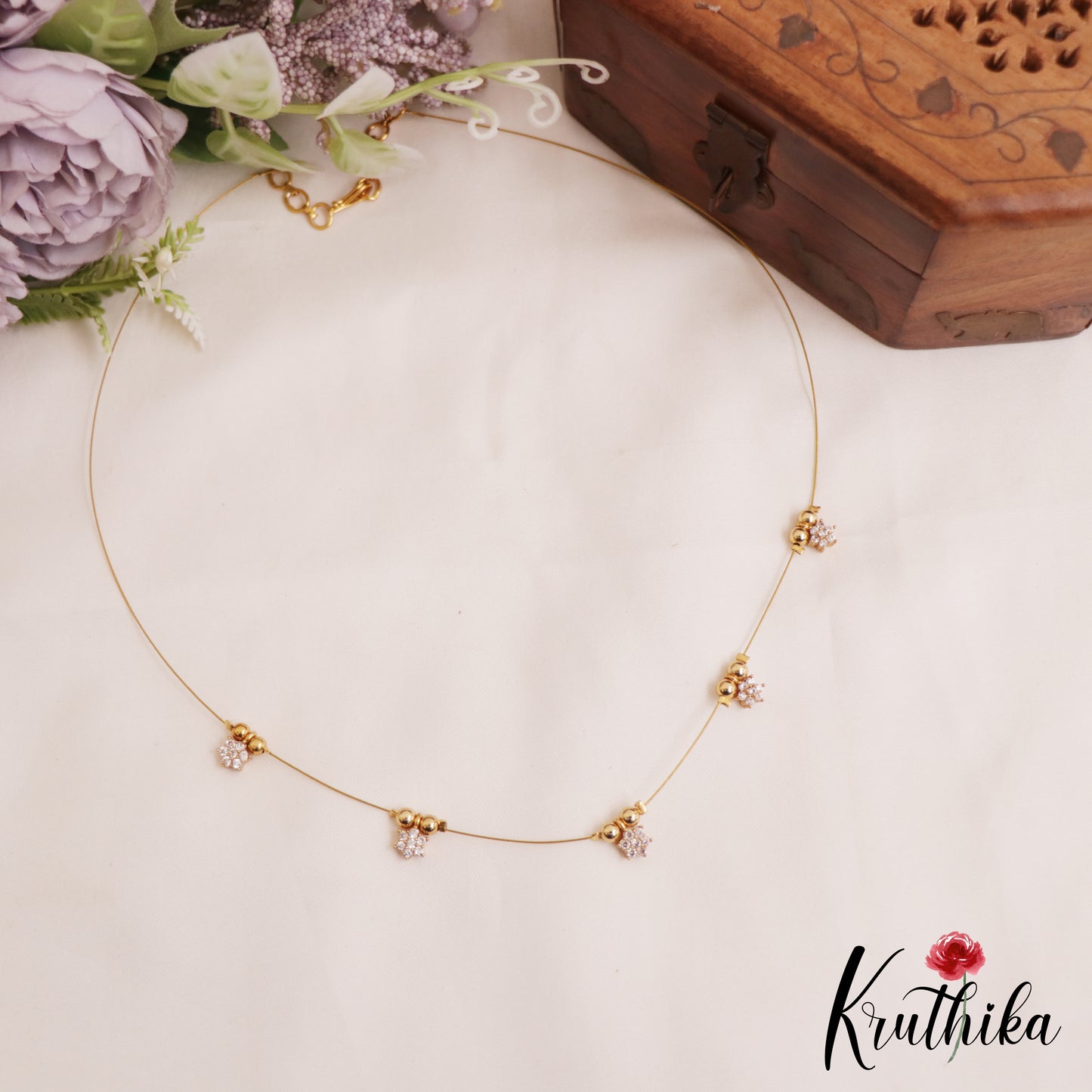 Simple AD Floral Motifs Invisible Chain NC2794