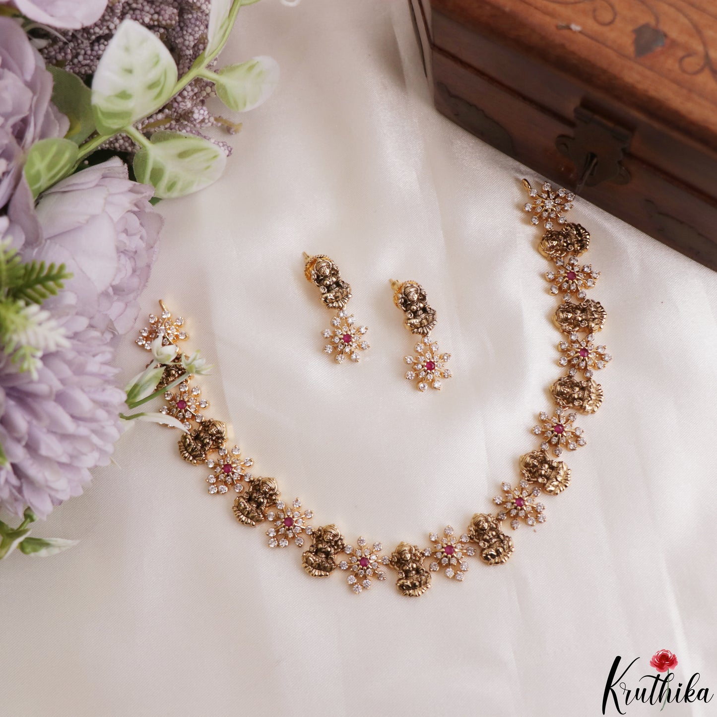 Elegant Antique Lakshmi Floral Motifs Choker NC3180