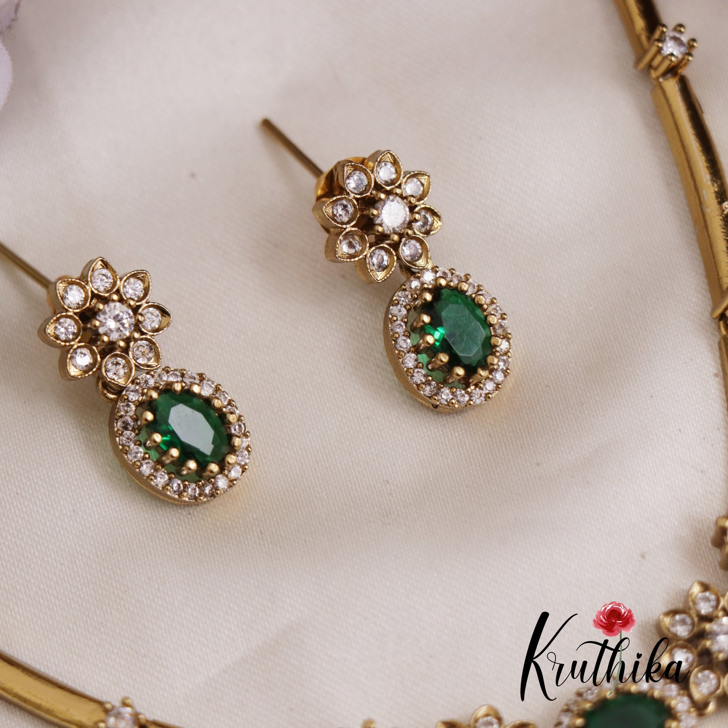 Elegant CZ Floral Sparking Victorian Necklace NC2586